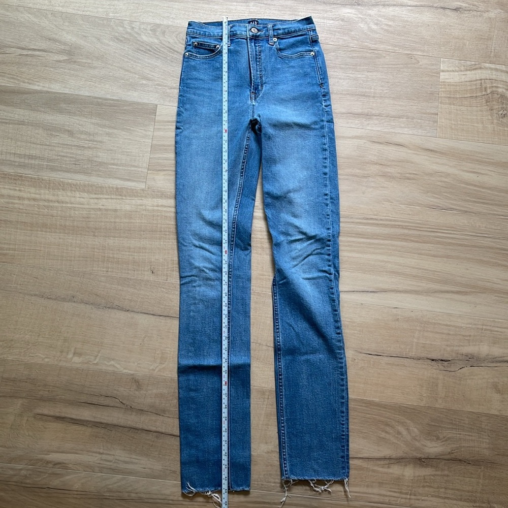 Gap Jeans - Picture 4 of 9